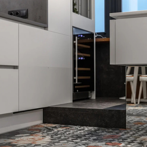 Встраиваемый винный шкаф СOLD VINE C40-KBT2
